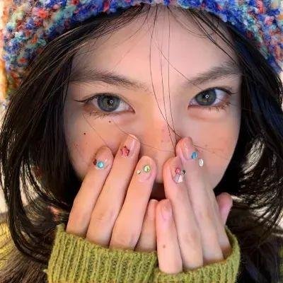 弱比少男闯女校